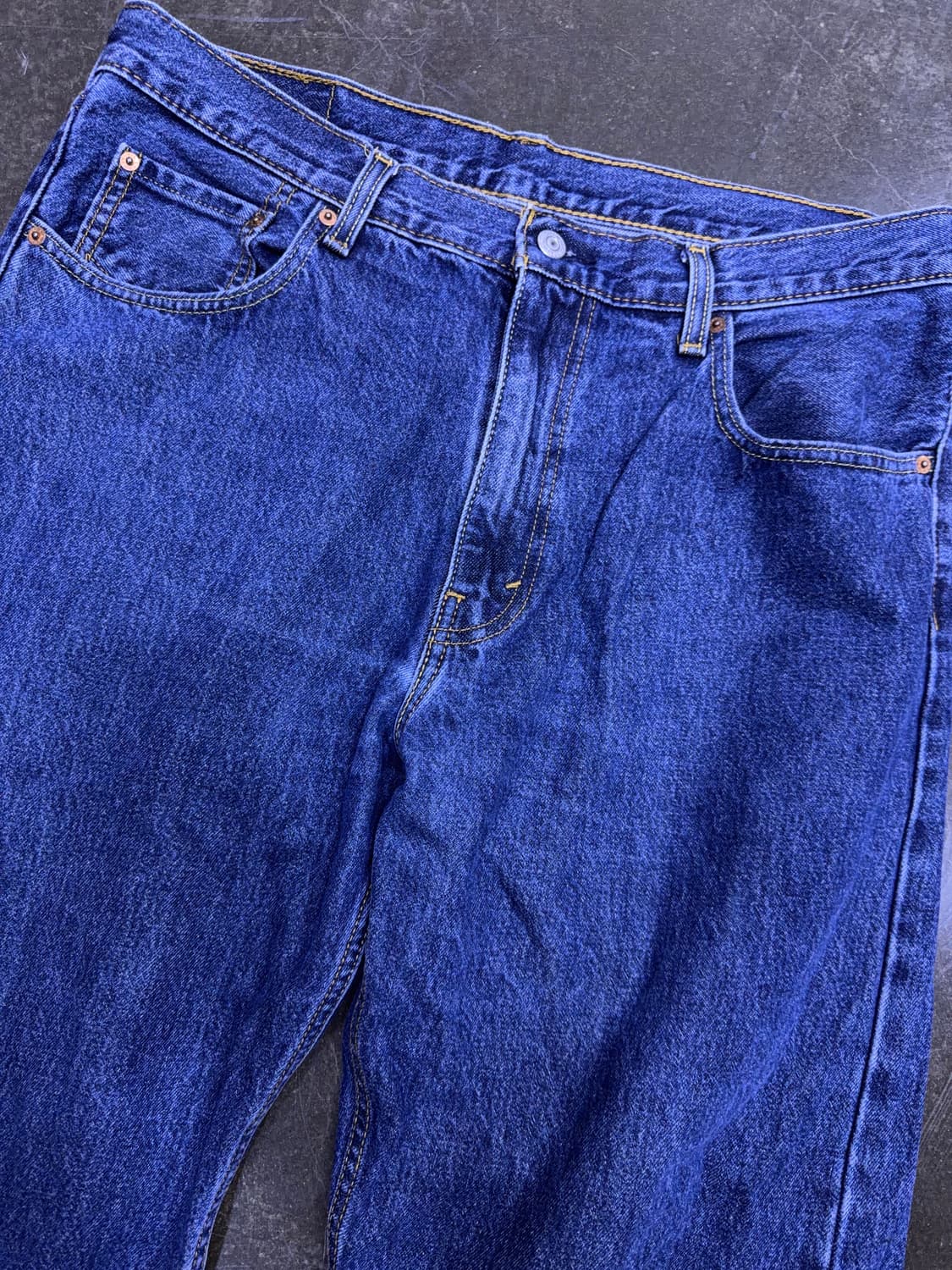 리바이스 550 릴렉스드 스트레이트핏 스톤워싱 중청 데님팬츠 36 상품이미지3