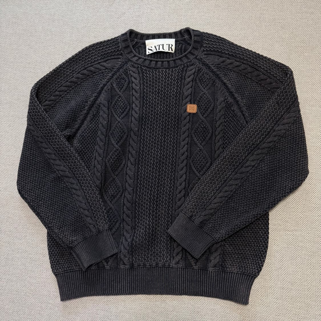 세터 롤드넥 아란 다이드 니트 상품이미지1