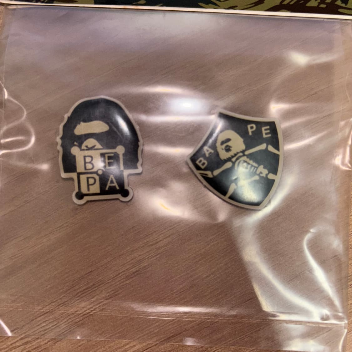 BAPE 베이프 핀 뱃지 상품이미지2