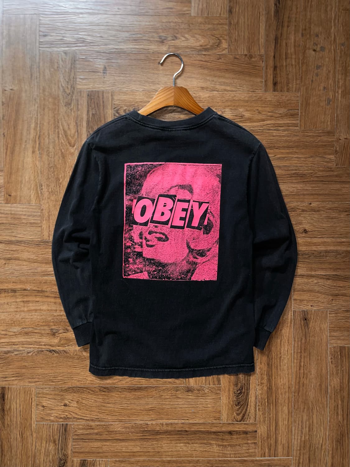 오베이 백 프린팅 롱슬리브 상품이미지3