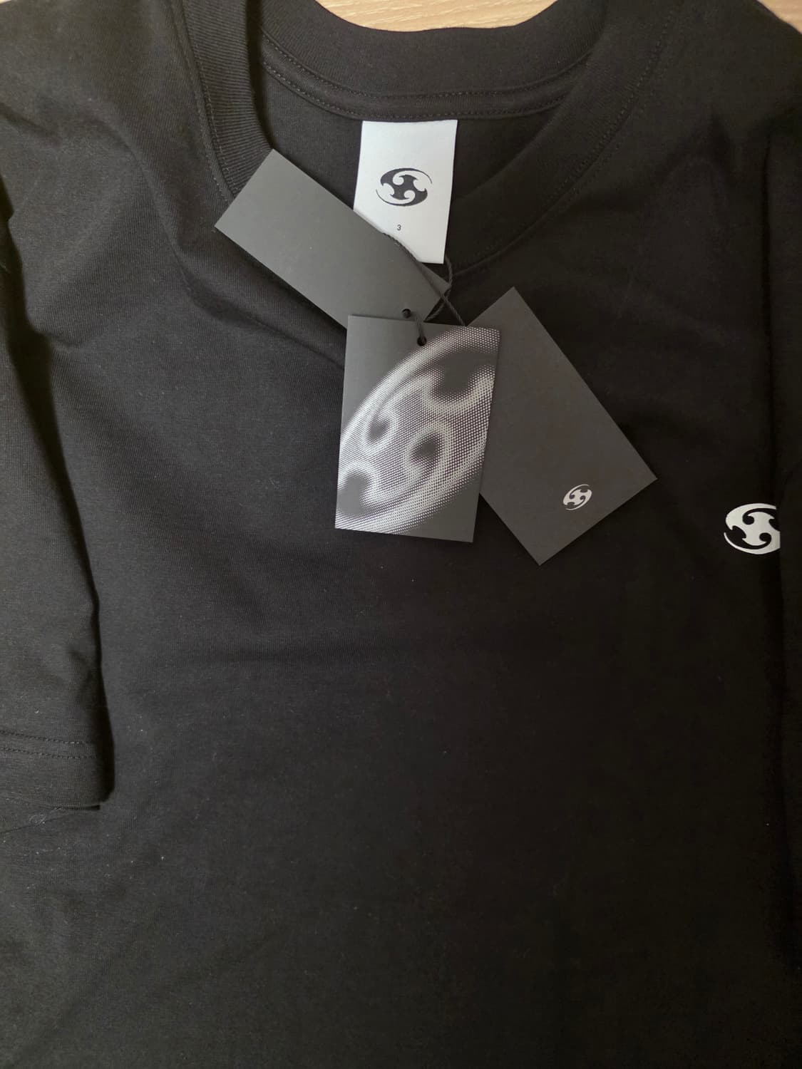 산산기어 서울 익스클루시브 반팔 3사이즈 새상품 상품이미지4