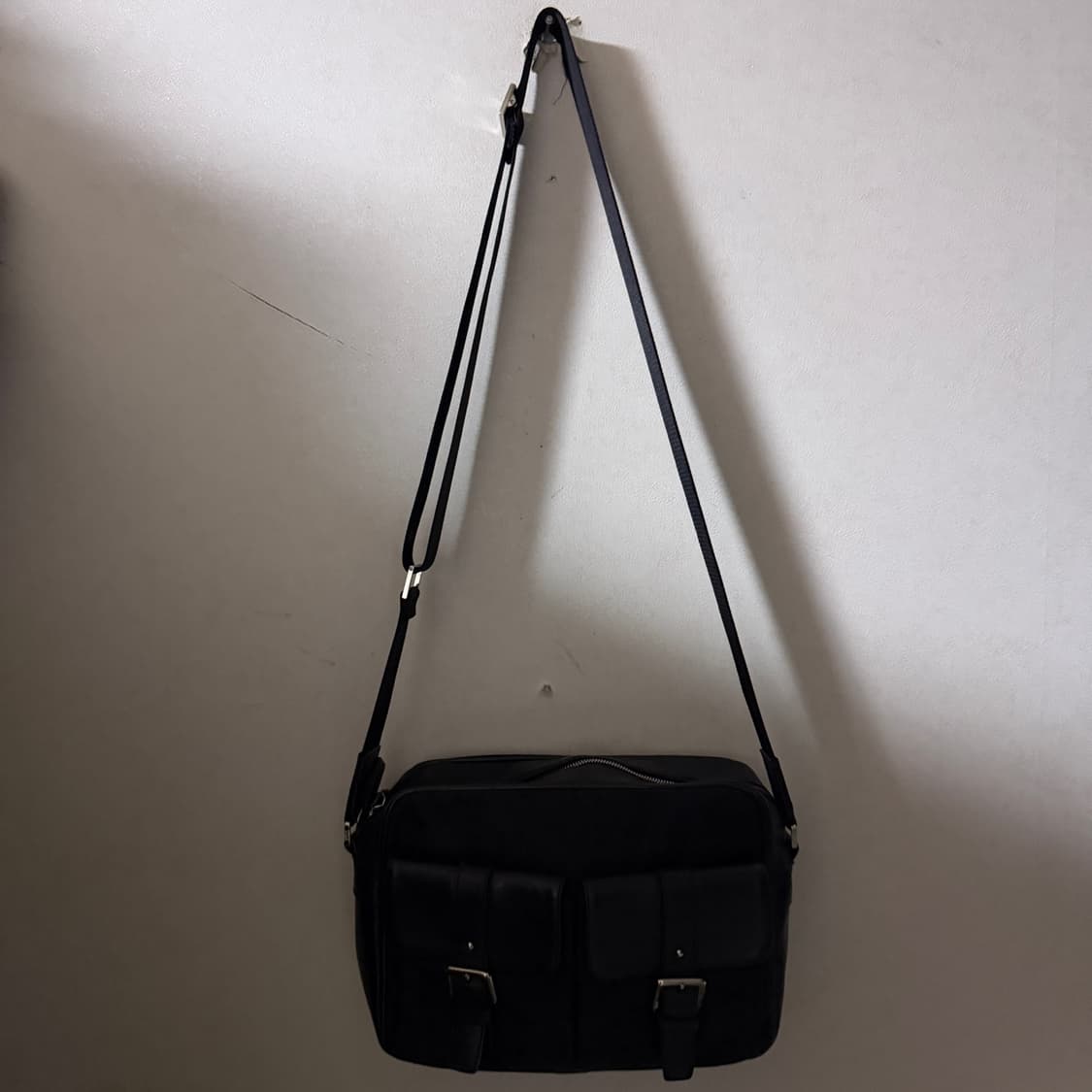 MCM 남성 투포켓 크로스백 상품이미지1