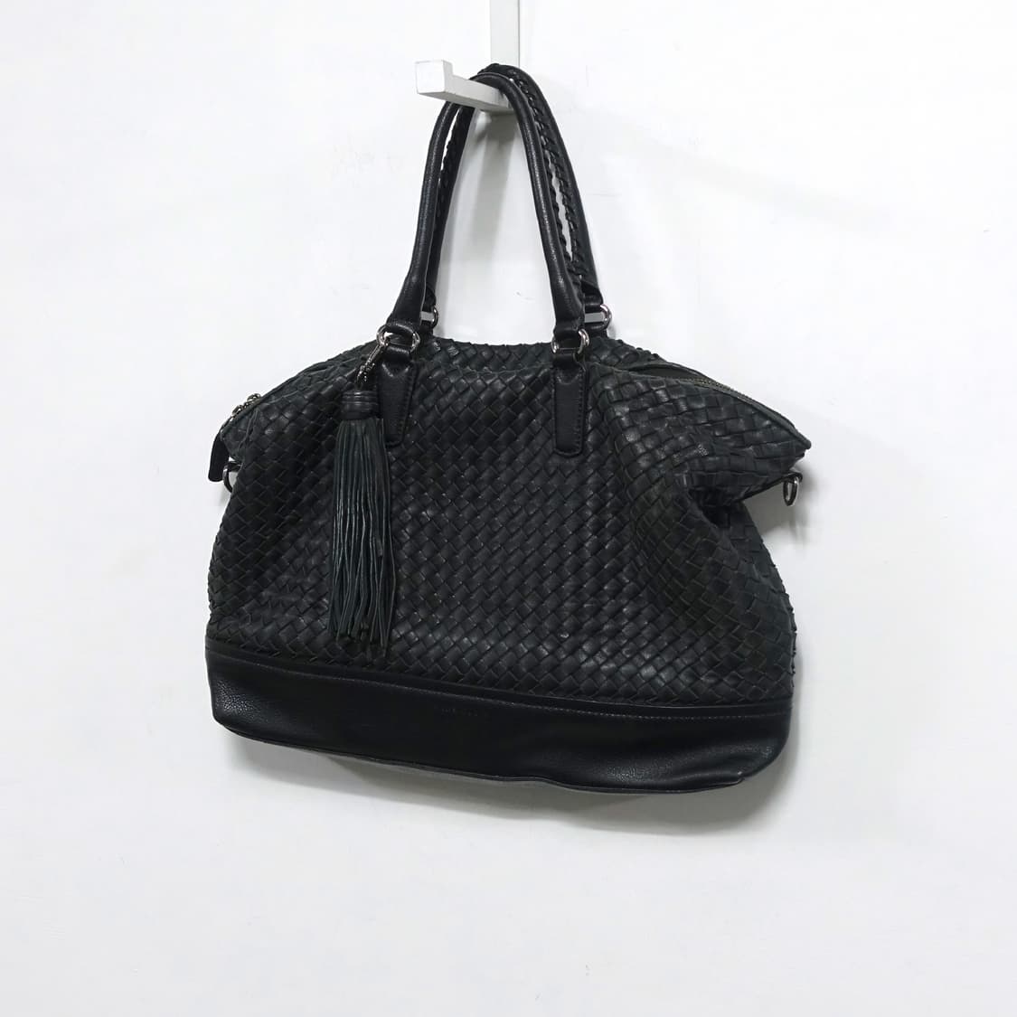 ANNE KLEIN 앤클라인 레더 위빙 빅 숄더 토트백  상품이미지3