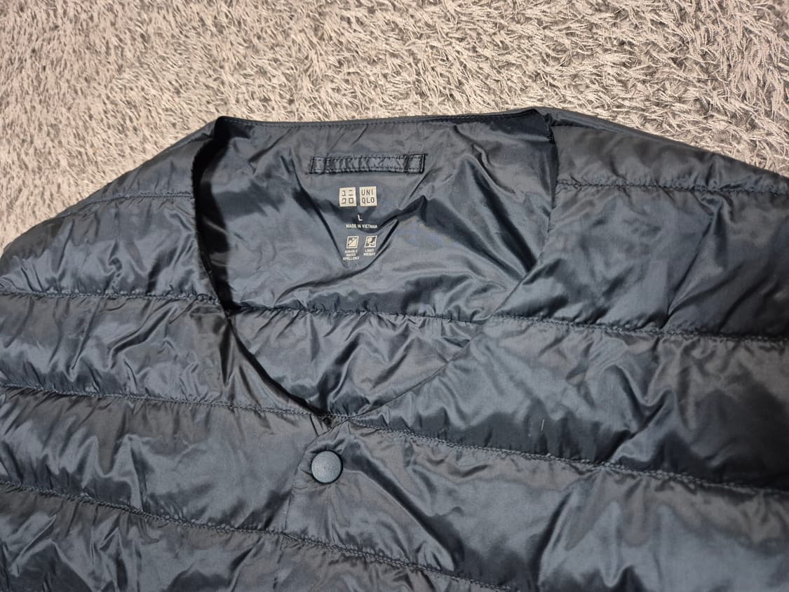 유니클로 남성 경량 다운 패딩 조끼 L 상품이미지2