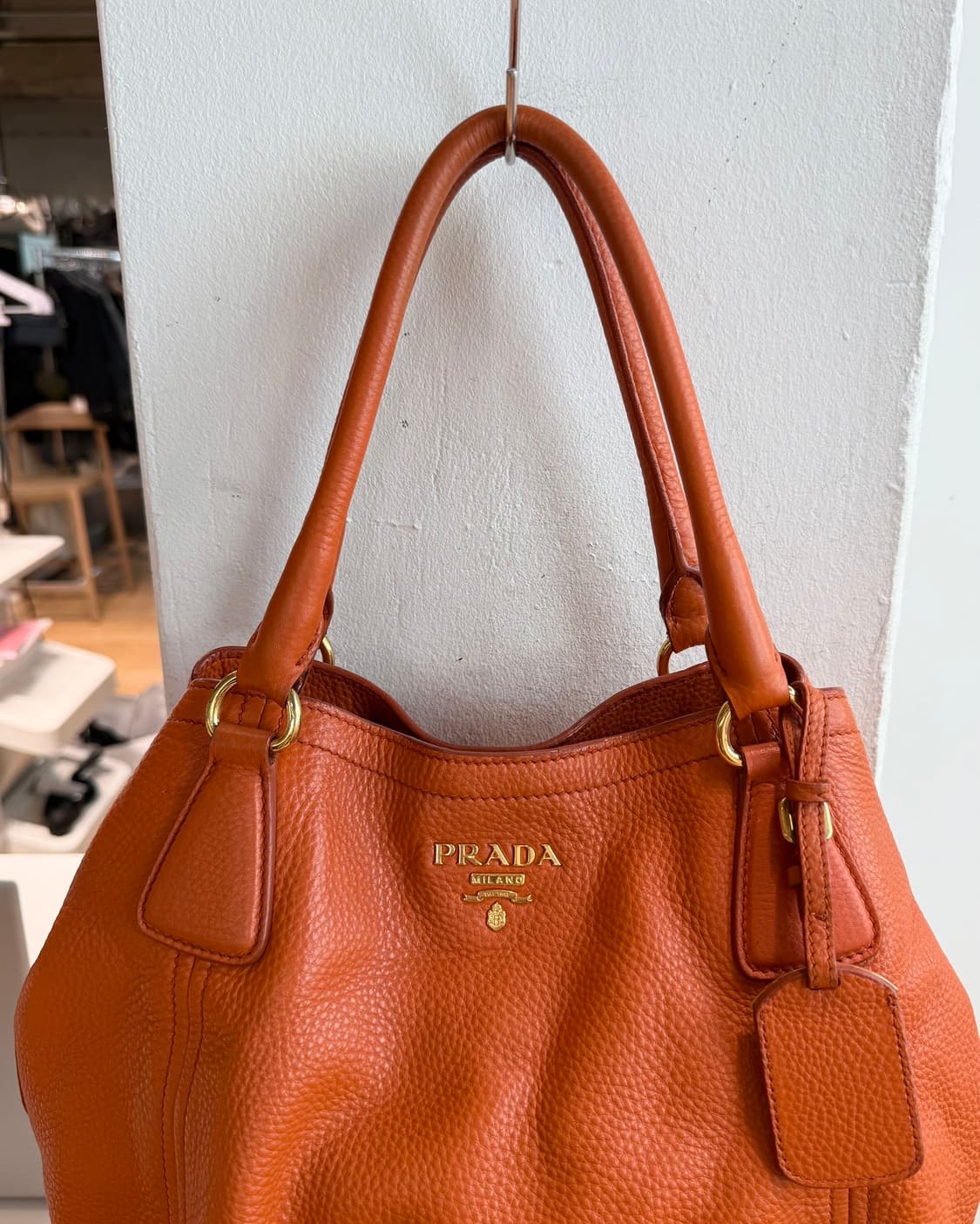 프라다 오렌지 비텔로 다이노 사첼백 상품이미지3