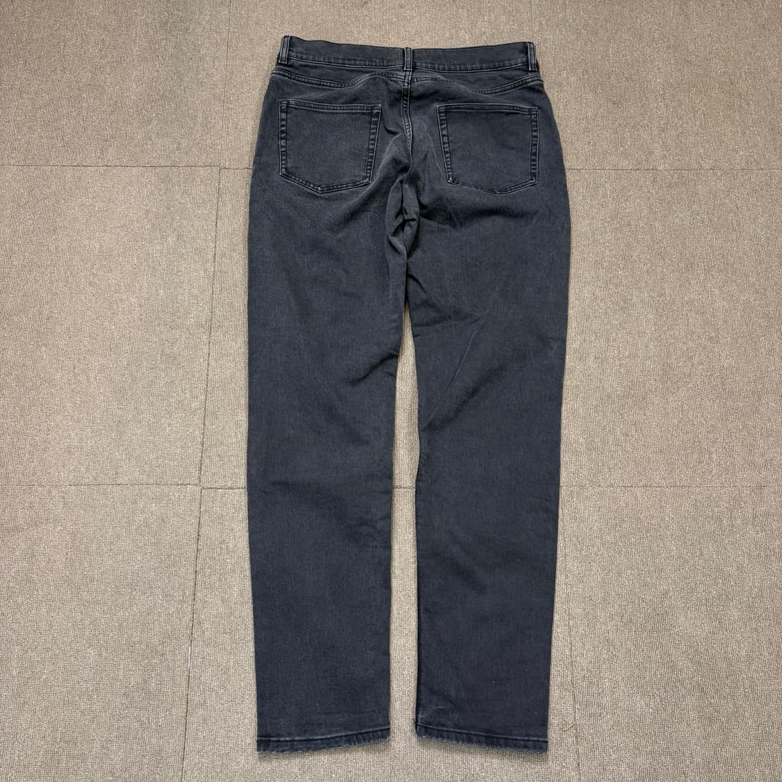 cos 코스 슬림핏 블랙 데님  상품이미지5