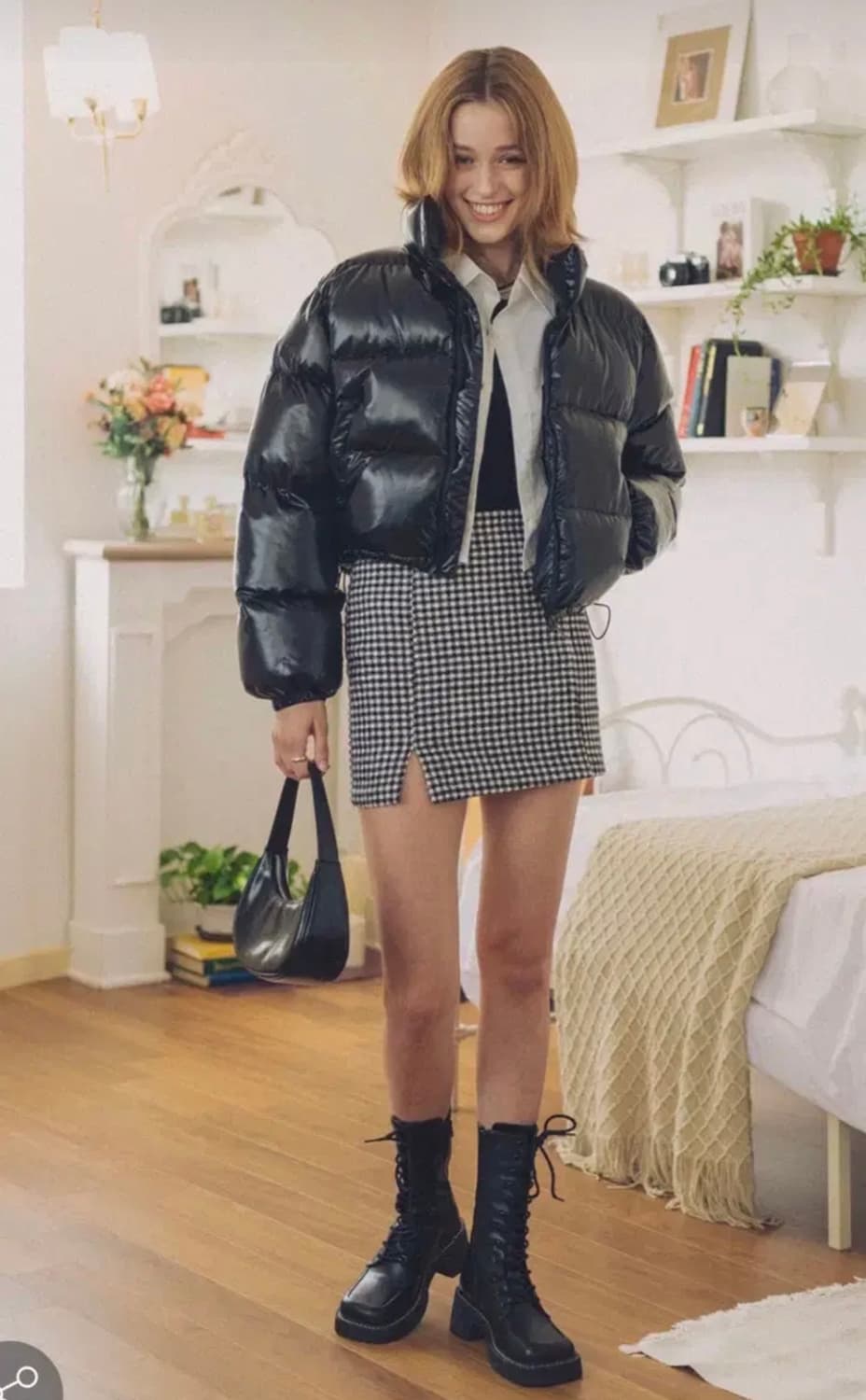 블랙) 비터셀즈패딩 비터샐즈패딩 크롭패딩 유광패딩 숏패딩 에이블리 상품이미지3