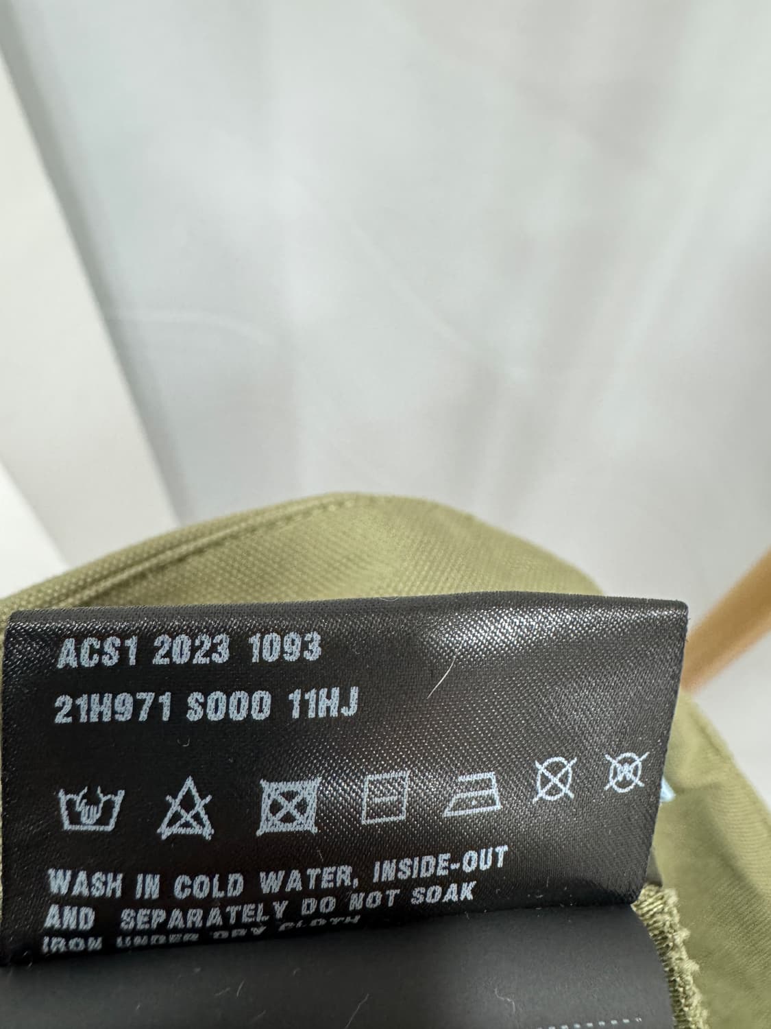 프라다 삼각로고 스커트 36사이즈  상품이미지4