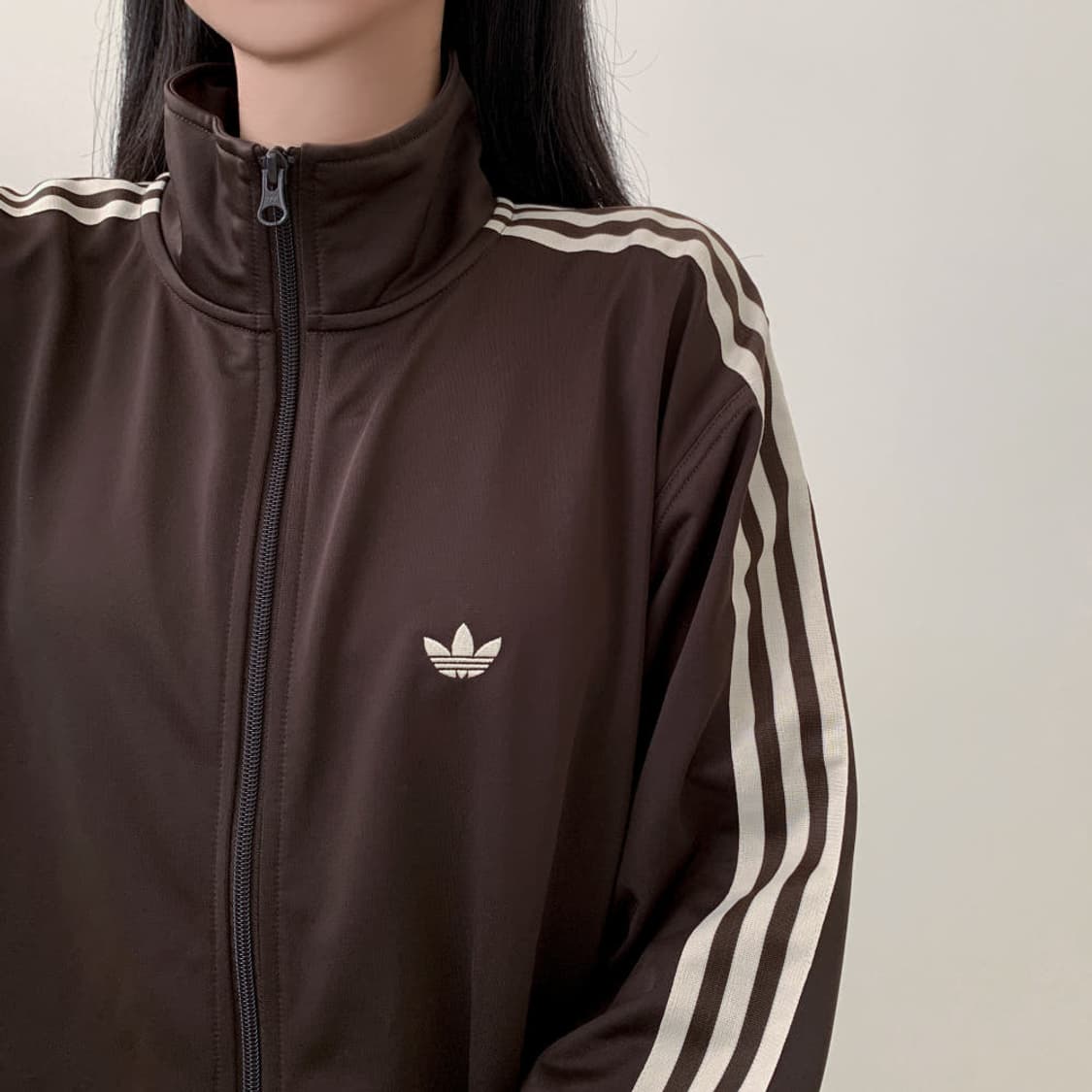 아디다스 오리지널스 트랙 자켓 젠더 뉴트럴 다크 브라운 새상품 상품이미지2