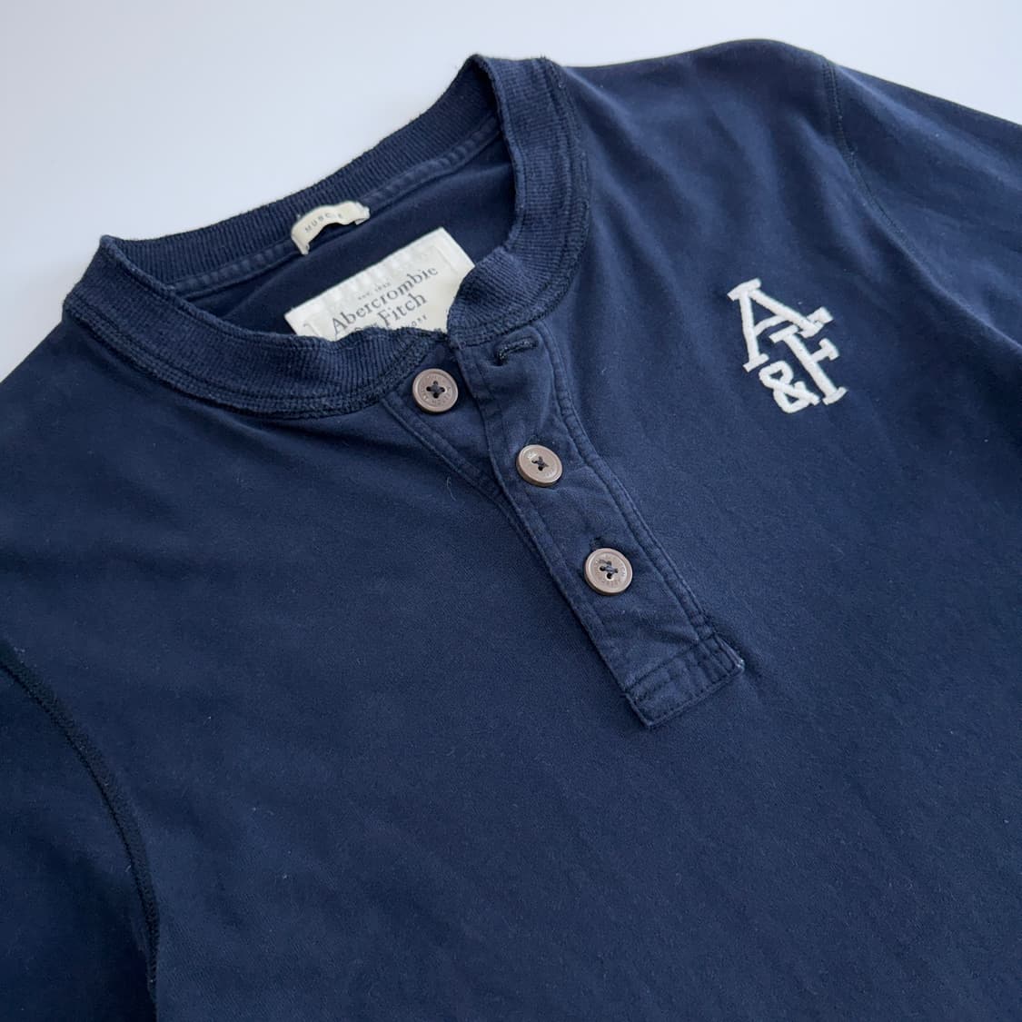 Abercrombie 아베크롬비 &fitch 네이비 헨리넥 슬리브리스  상품이미지4