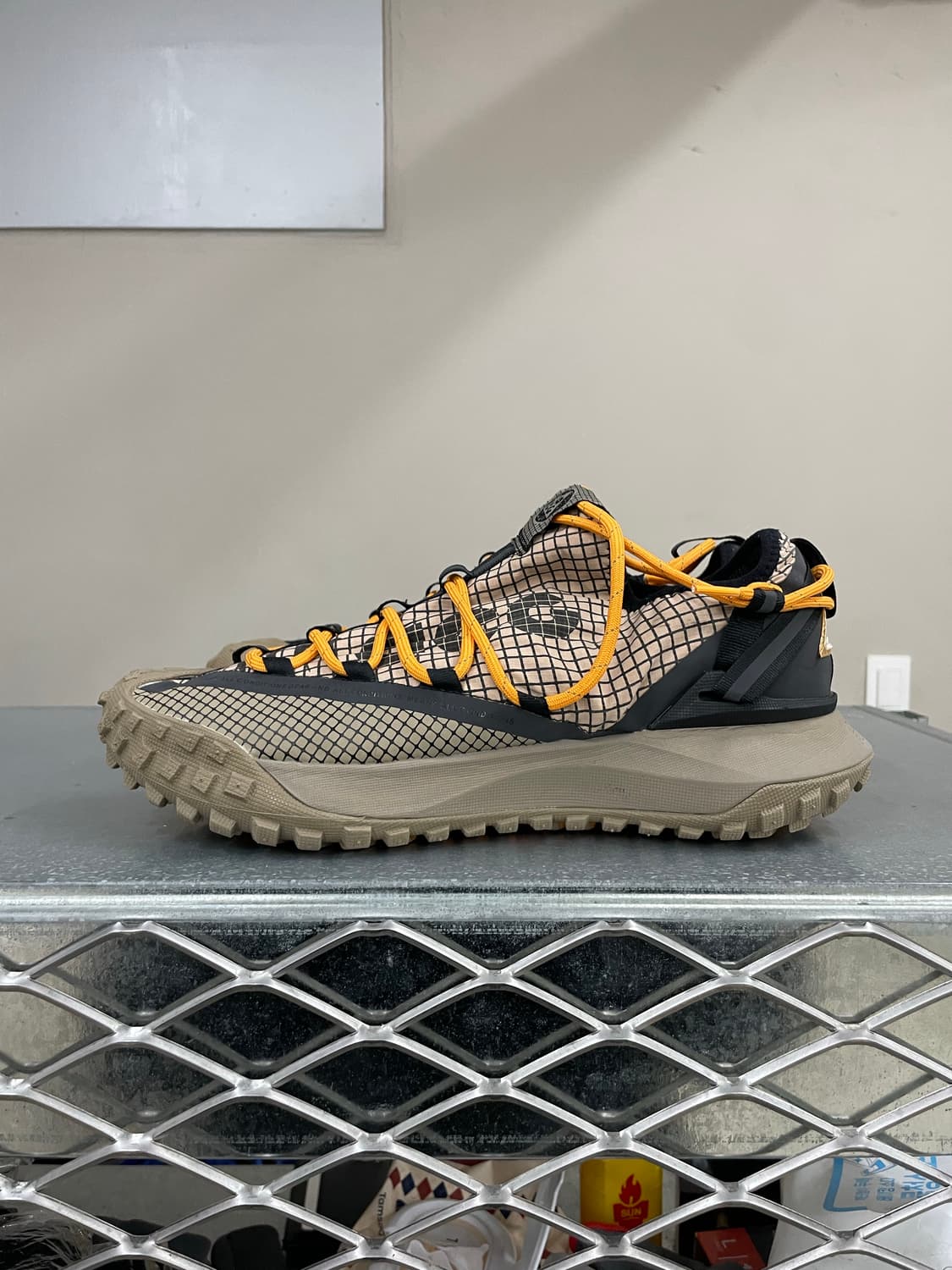 나이키 ACG 마운틴 플라이 로우 파슬스톤 280 상품이미지1