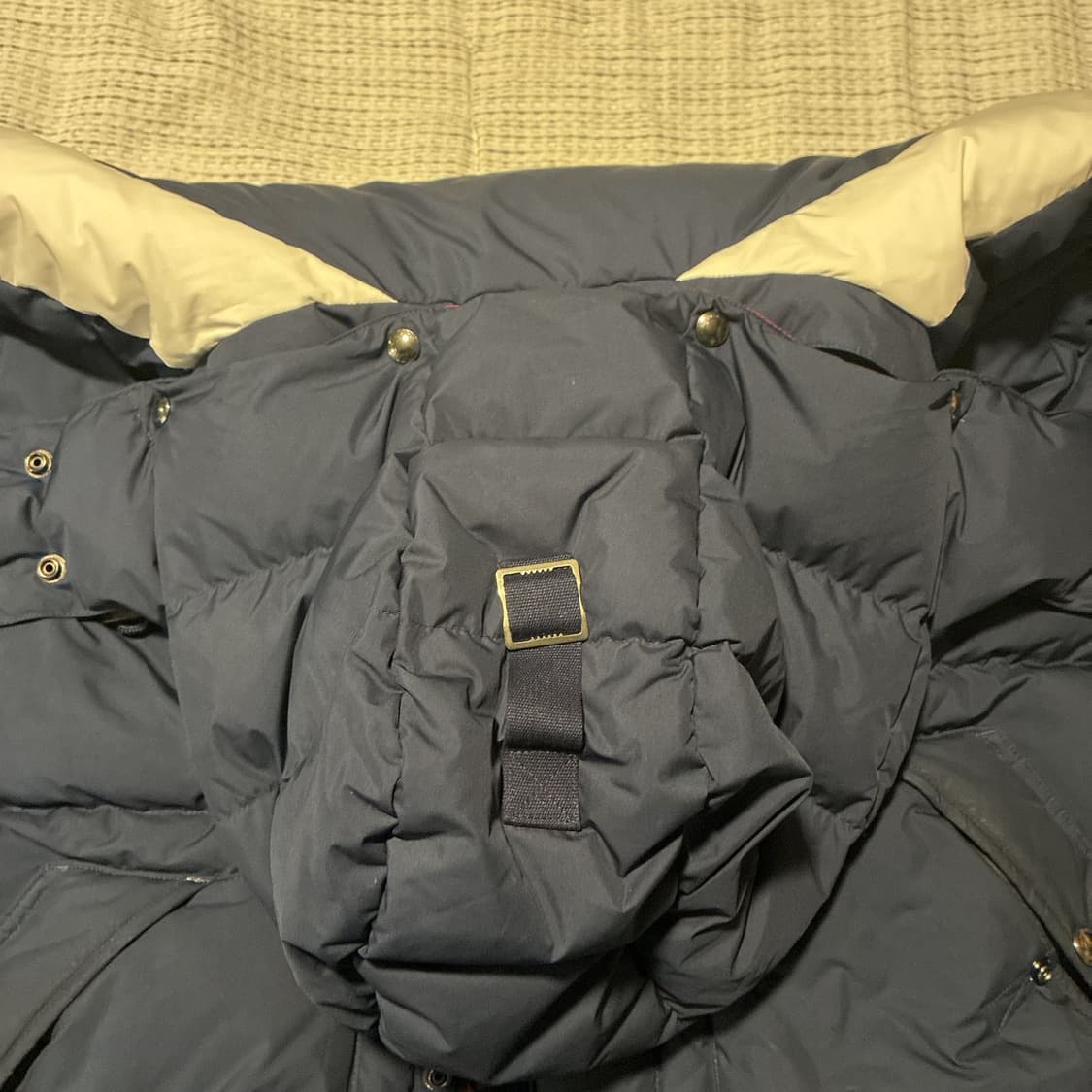 폴로 랄프로렌 레터링 다운 패딩 네이비 상품이미지3