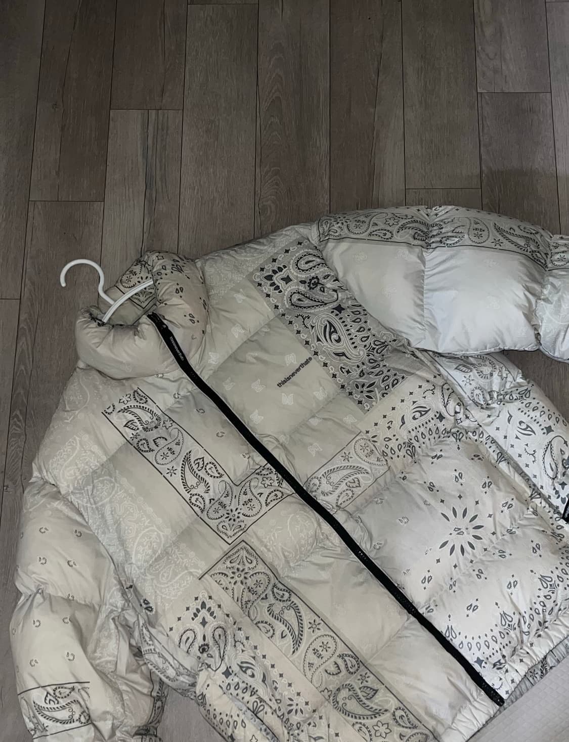 디스이즈네버댓 패딩 상품이미지1