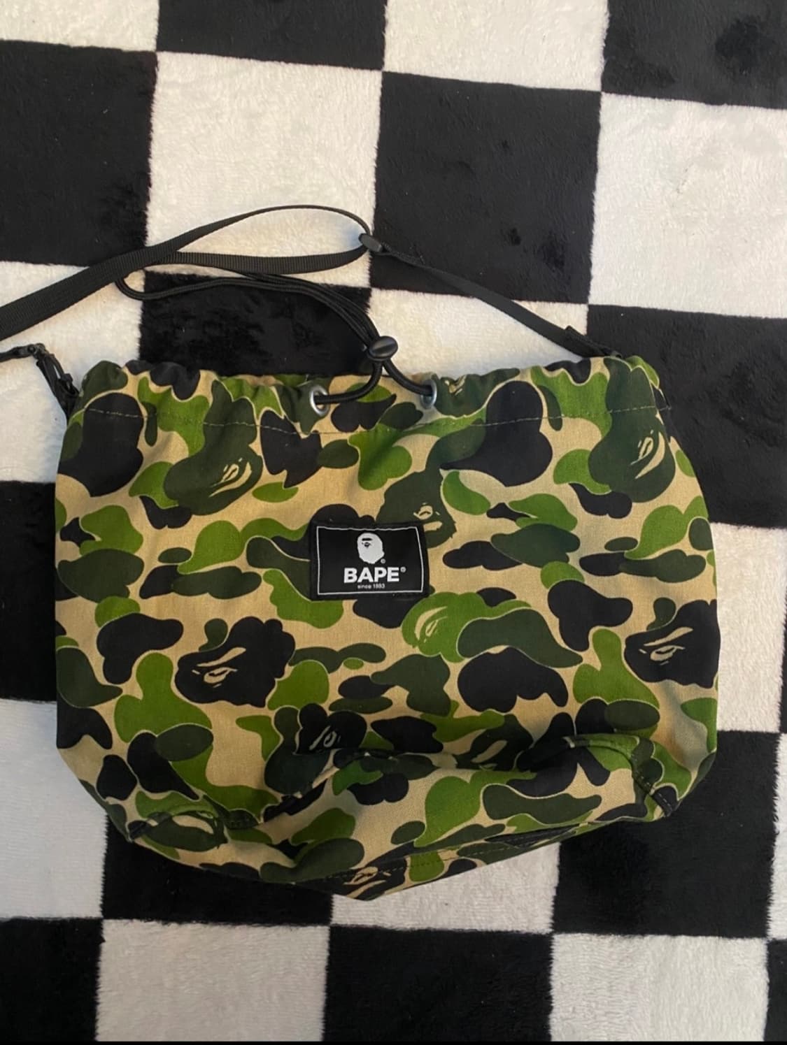 베이프 카모 숄더백 상품이미지1