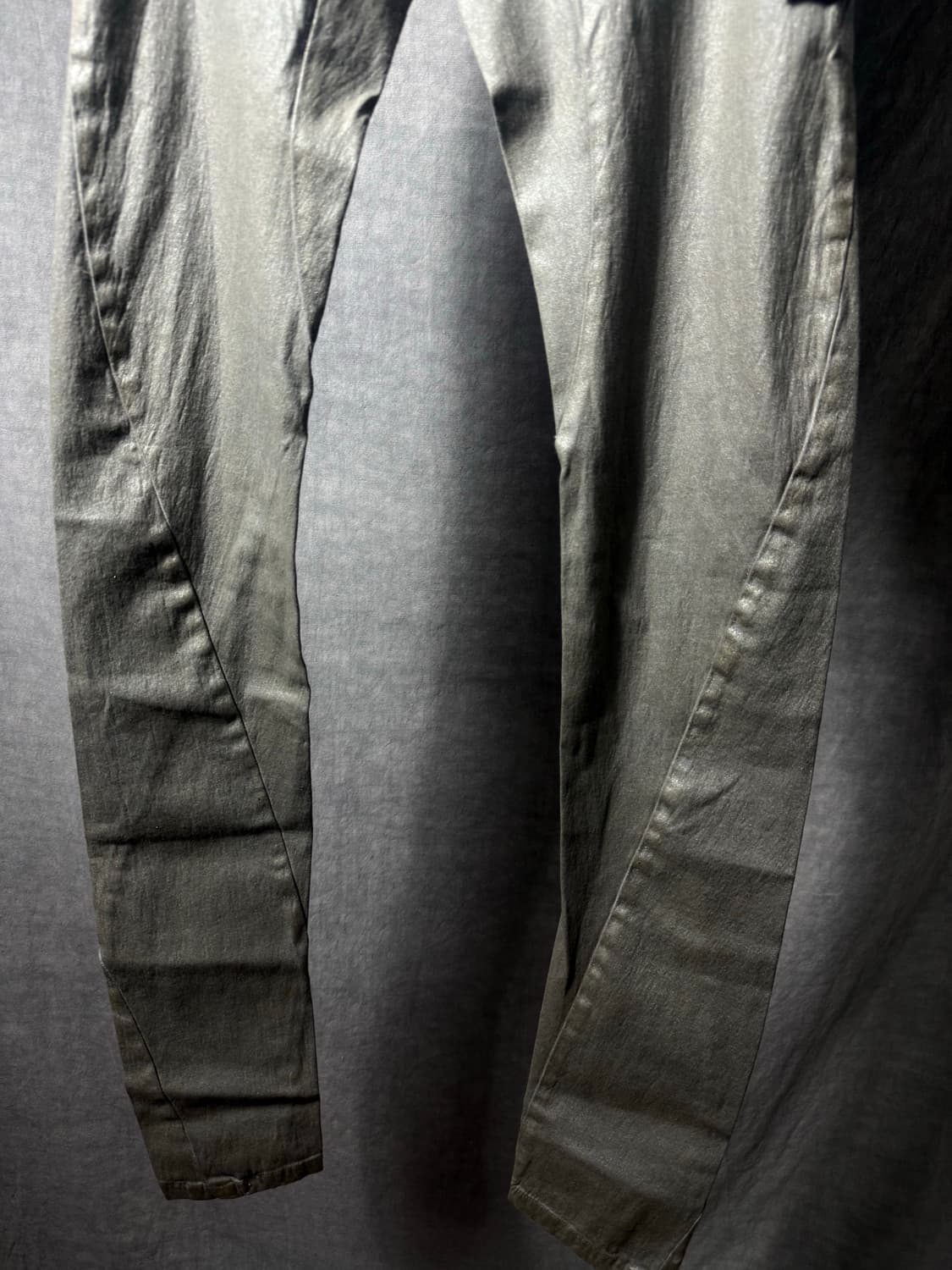 MASNADA Metallic Coated Slim Pants  상품이미지3