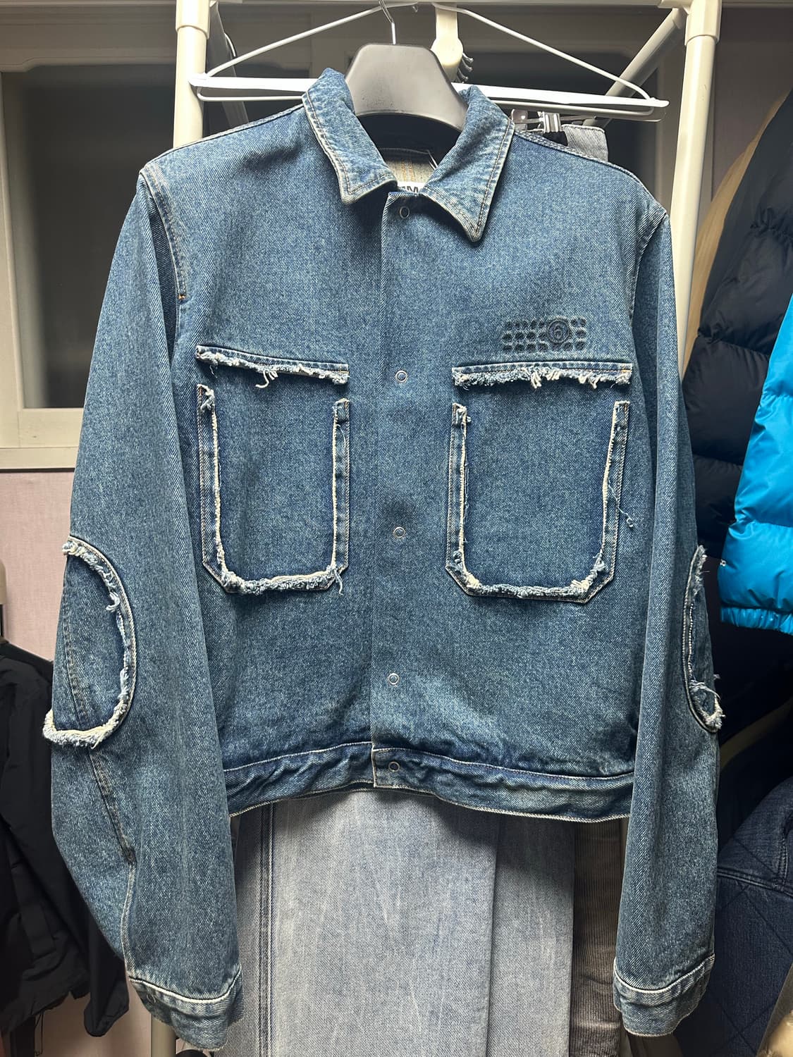 [48]mm6마르지엘라 프레이드 포켓 이펙트 데님자켓 팝니다. 상품이미지2