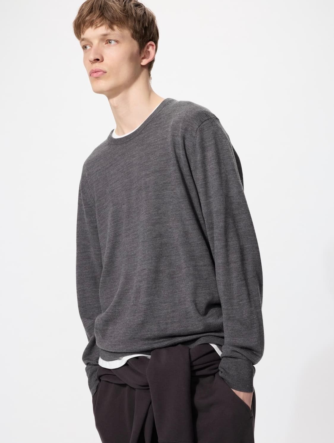 유니클로 메리노 크루넥 스웨터 그레이 상품이미지1