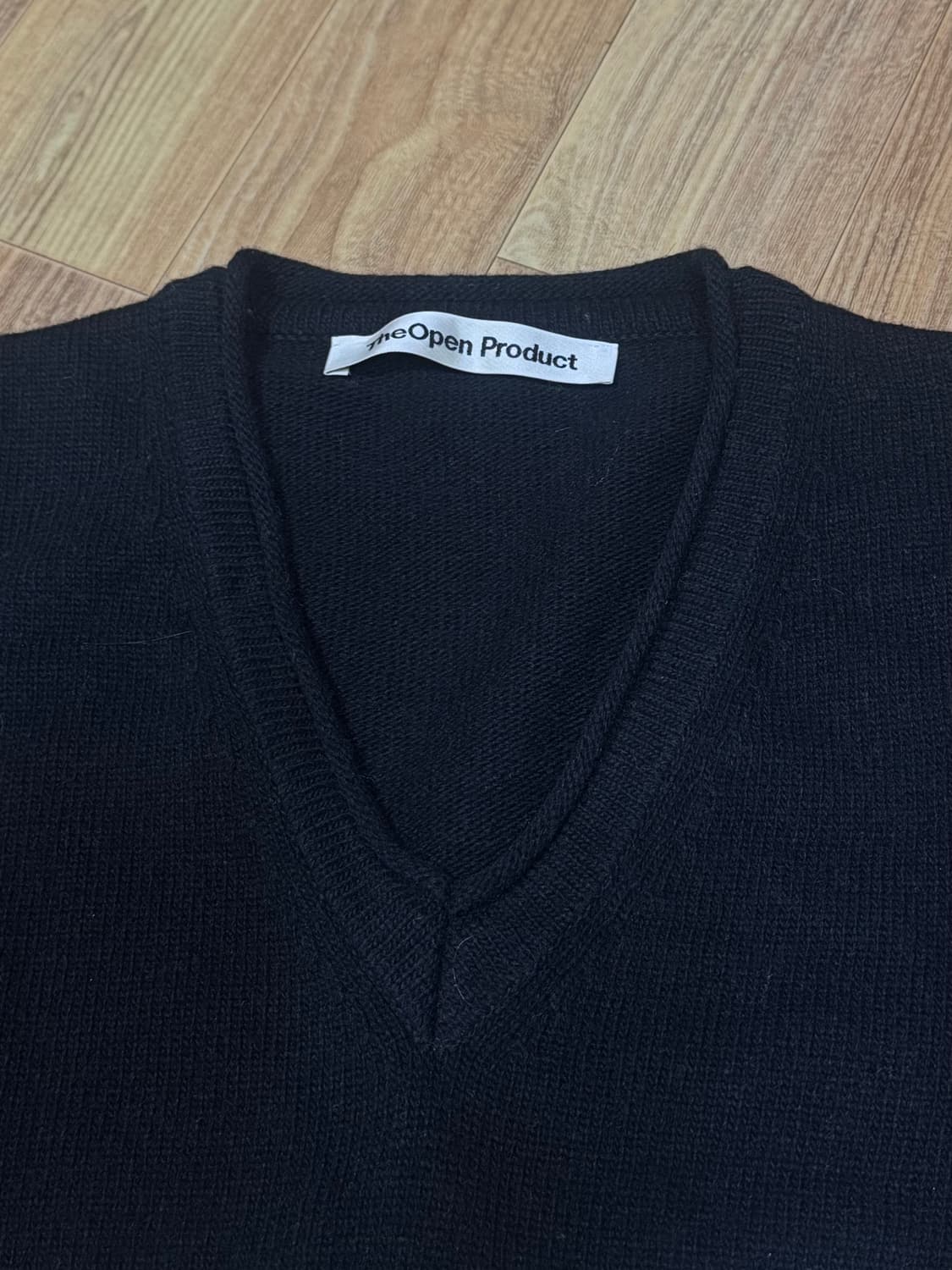 더오픈 프로덕트 홀스 브이넥 니트 상품이미지3