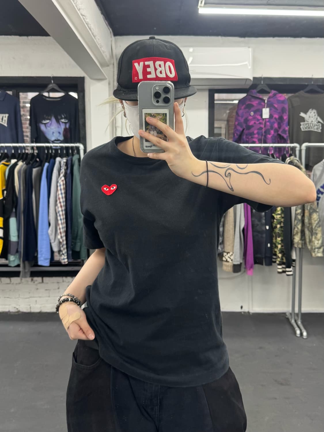 꼼데가르송 레드와펜 티셔츠 상품이미지3