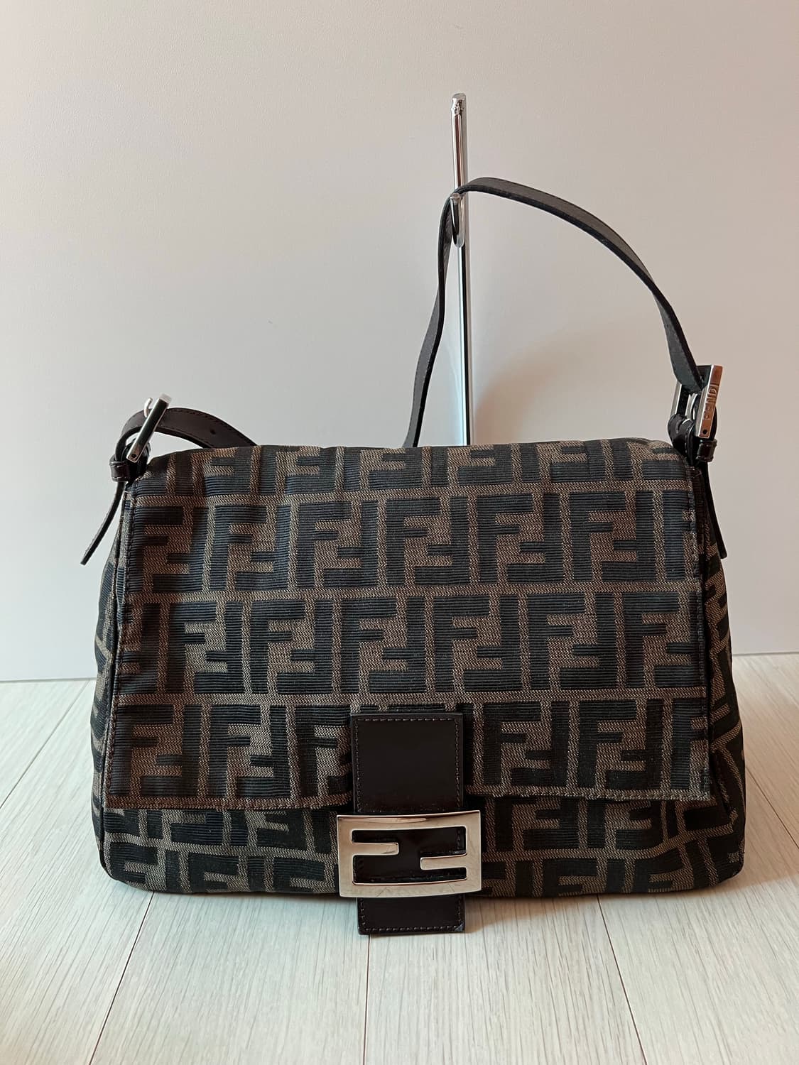 (정품) 펜디 주카 맘마 바게트백 상품이미지1