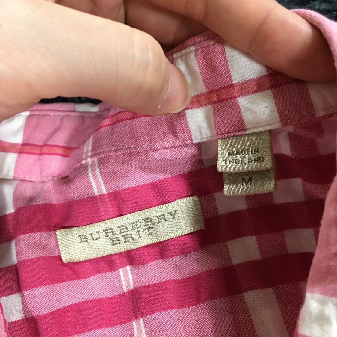투티/A9 BURBERRY BRIT 주름 소재 노바 체크 패턴 반팔 셔츠 상품이미지3