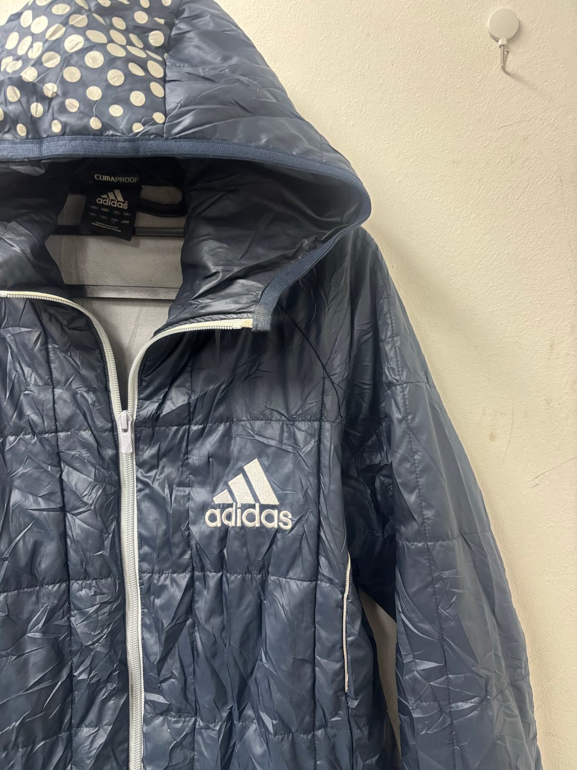 아디다스 네이비 도트패턴 후드 패딩 상품이미지4