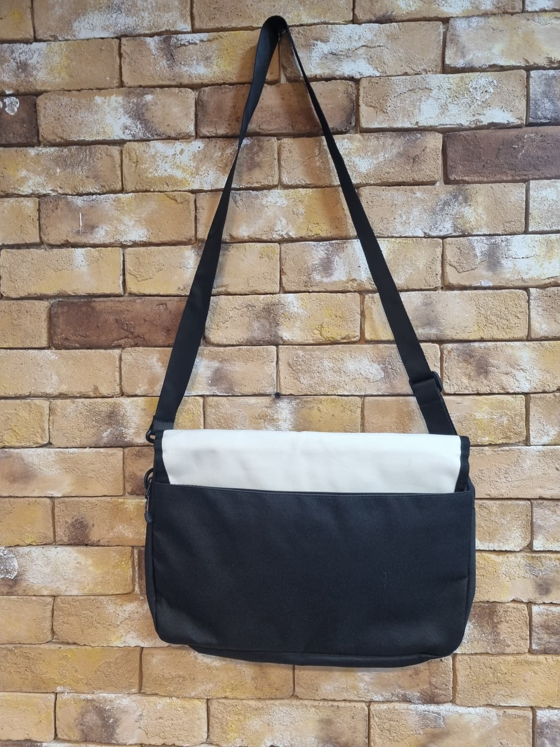 데상트 메신저백 상품이미지3