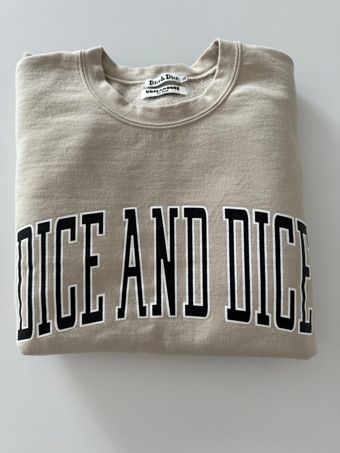 dice & dice 언글래마우스 콜라보 맨투맨 상품이미지2