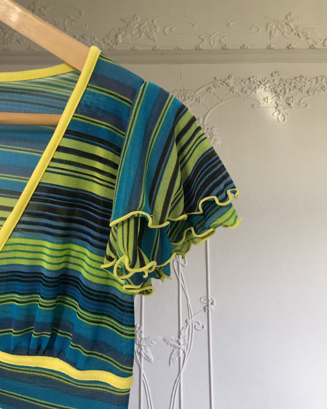 vintage pattern v-neck mash top 상품이미지10