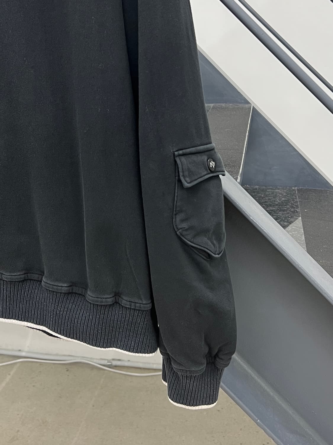 송지오 지제로 팬서 포켓 맨투맨 / 블랙 상품이미지5