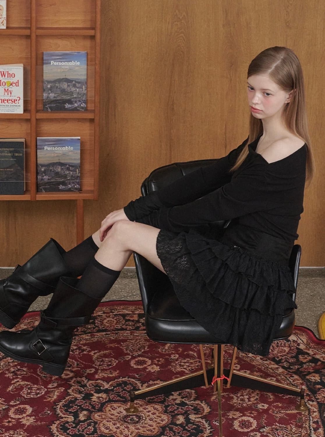 (택ㅇ새상품)미케네 아가타 스웨이드 레이스 스커트 블랙 상품이미지3