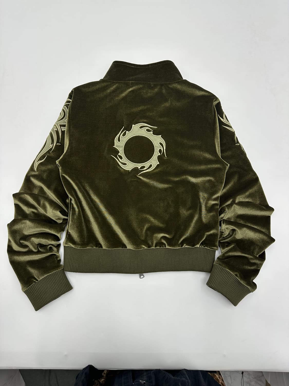 배드블러드 벨벳 져지 집업 상품이미지4