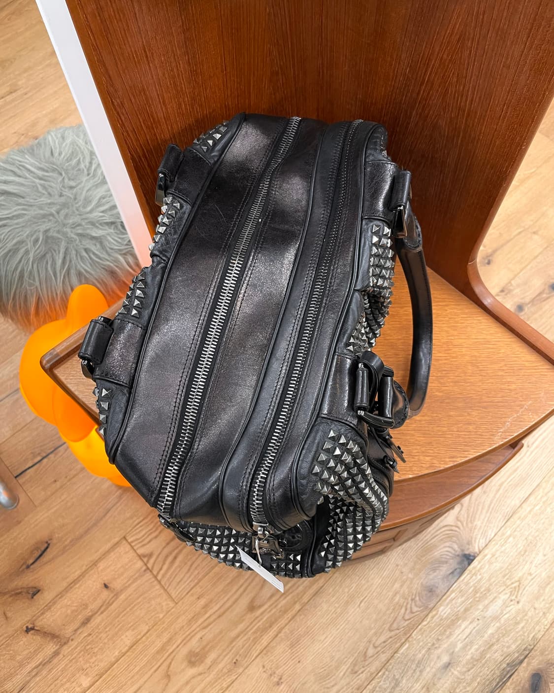 버버리 프로섬 나이트 사첼 스터드 백 상품이미지9