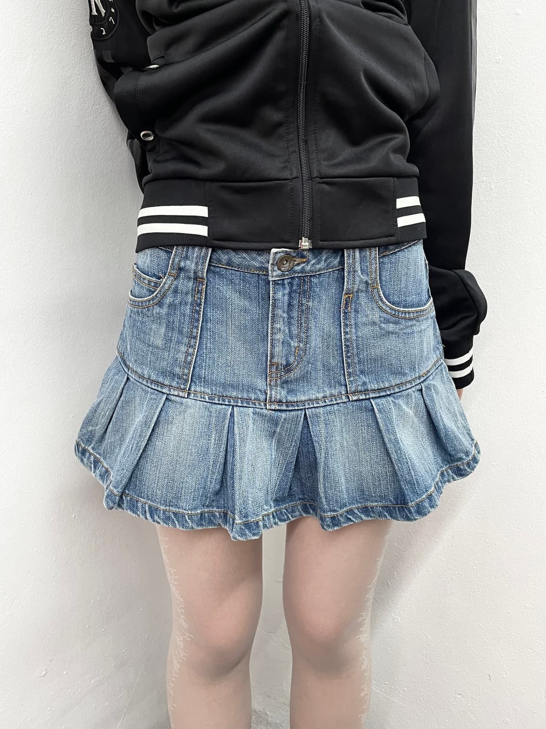 닥스 워싱 데님 플리츠 스커트 상품이미지2