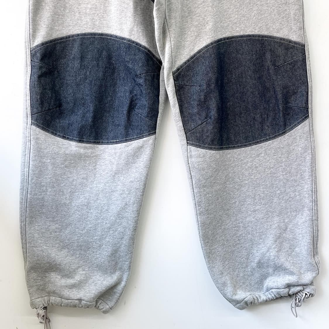 푸부 90s 데님패치 더블니 스웻 팬츠 상품이미지8