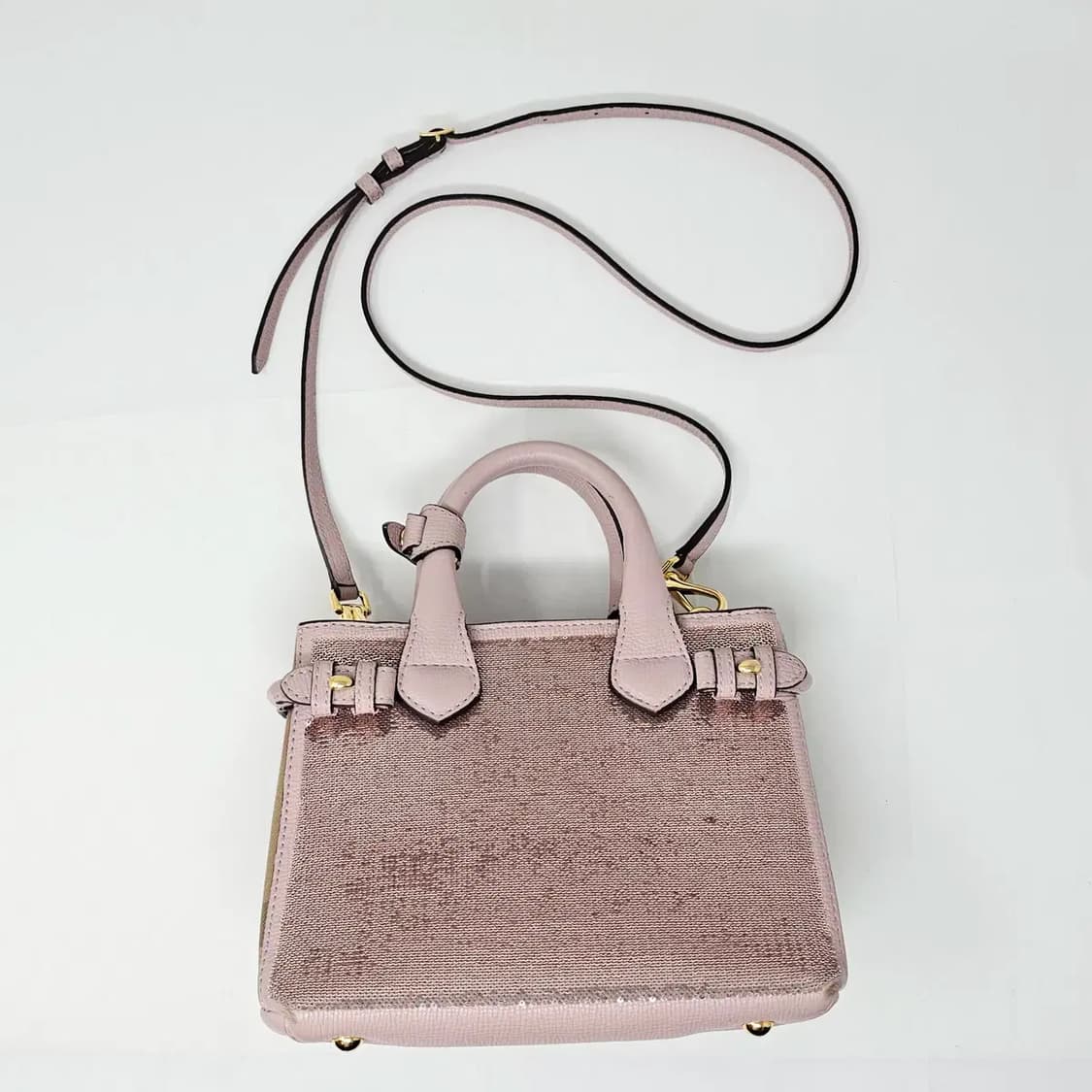 정품 버버리 하우스 체크 배너백 스몰 (스팽글 레더) 상품이미지10