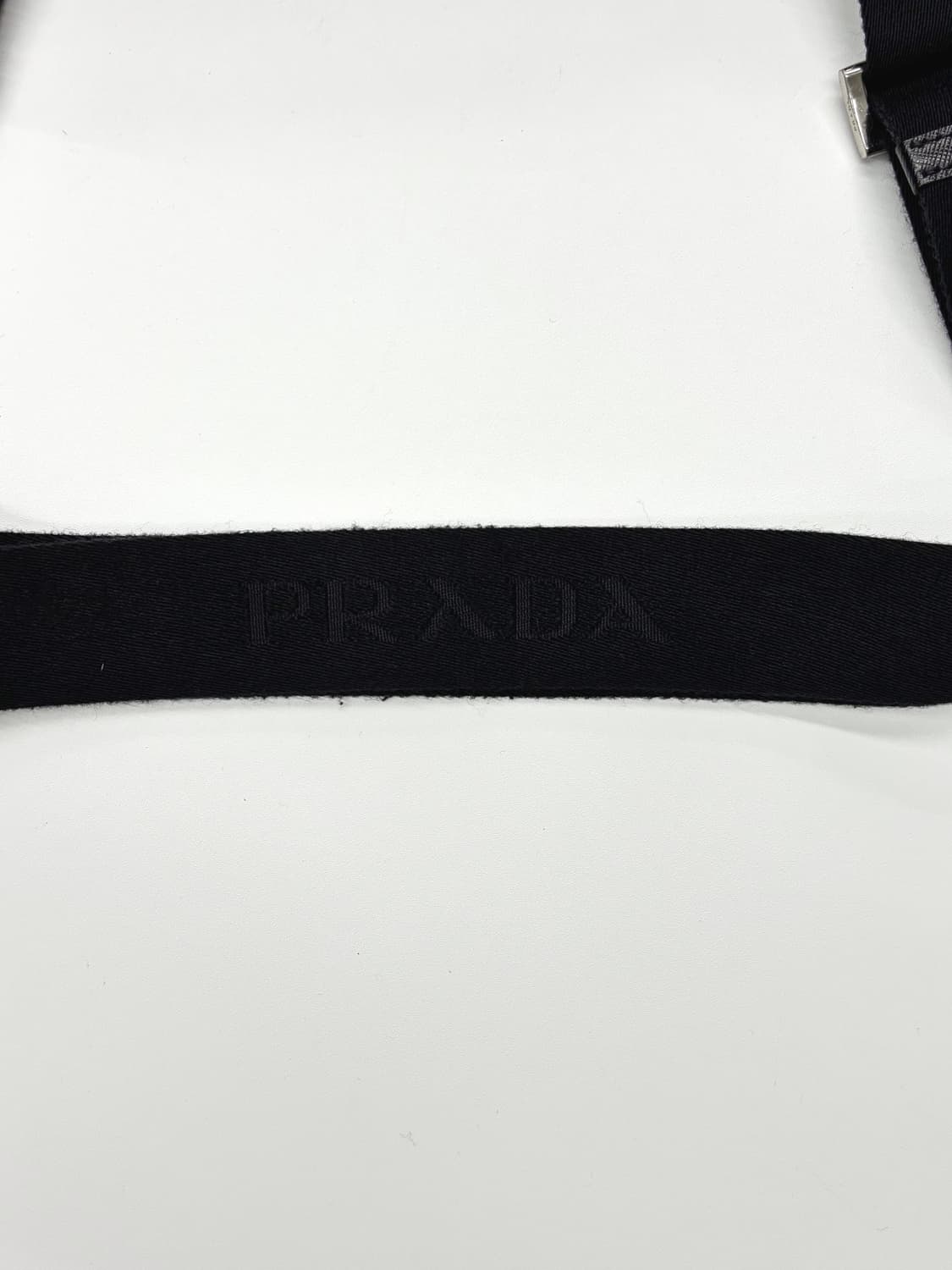 Prada 프라다 삼각로고 나일론 메신저백 상품이미지6