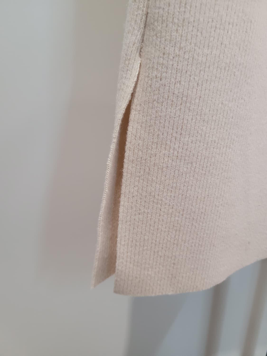 로에일 리브드 슬릿 밴딩 스커트 - 크림 프리사이즈 상품이미지6