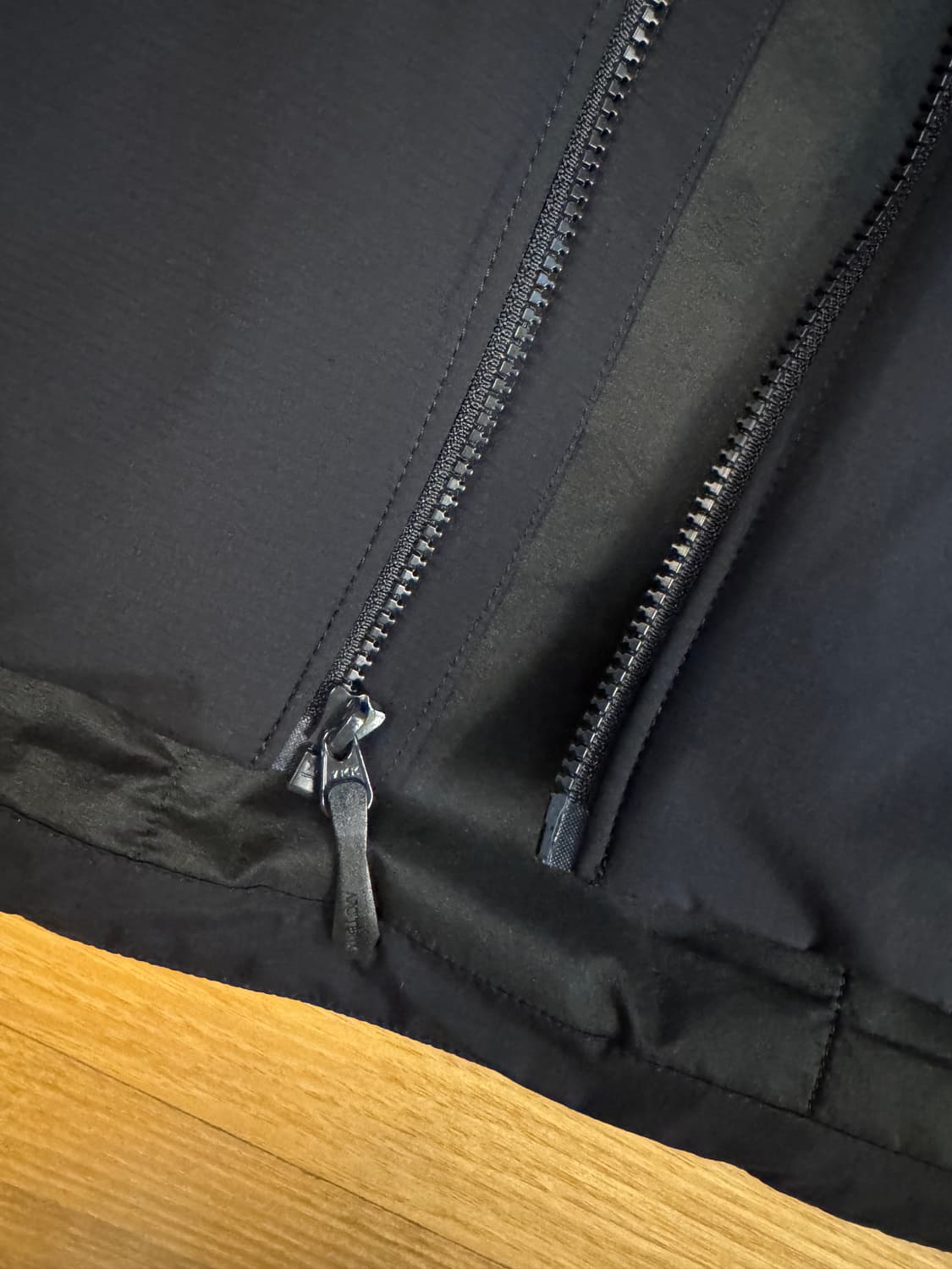 아크테릭스 루나 뉴 이어 아톰 LT 후디 블랙(토끼한정판) 상품이미지5