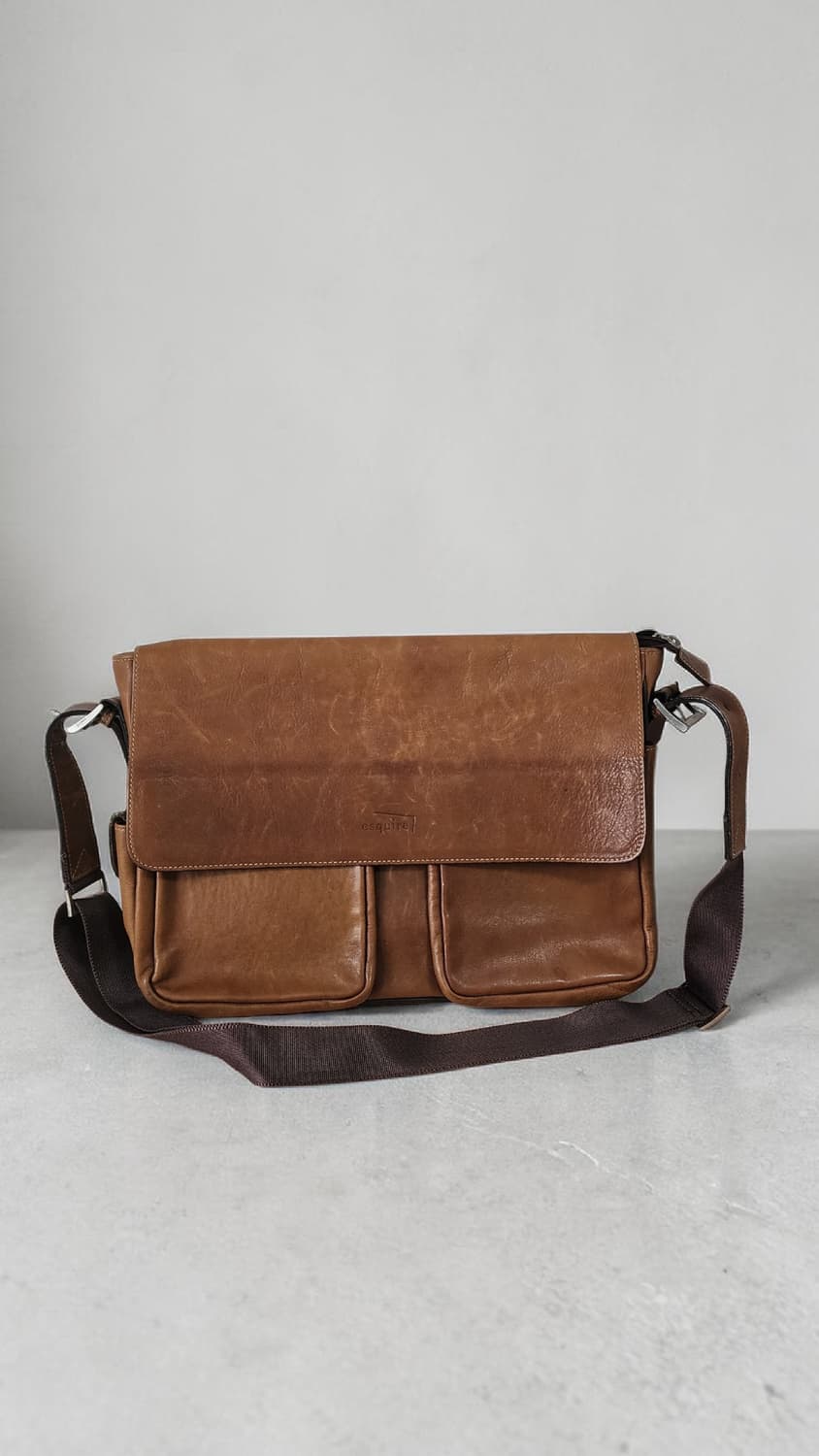 에스콰이어 빈티지 통가죽 크로스백 상품이미지1