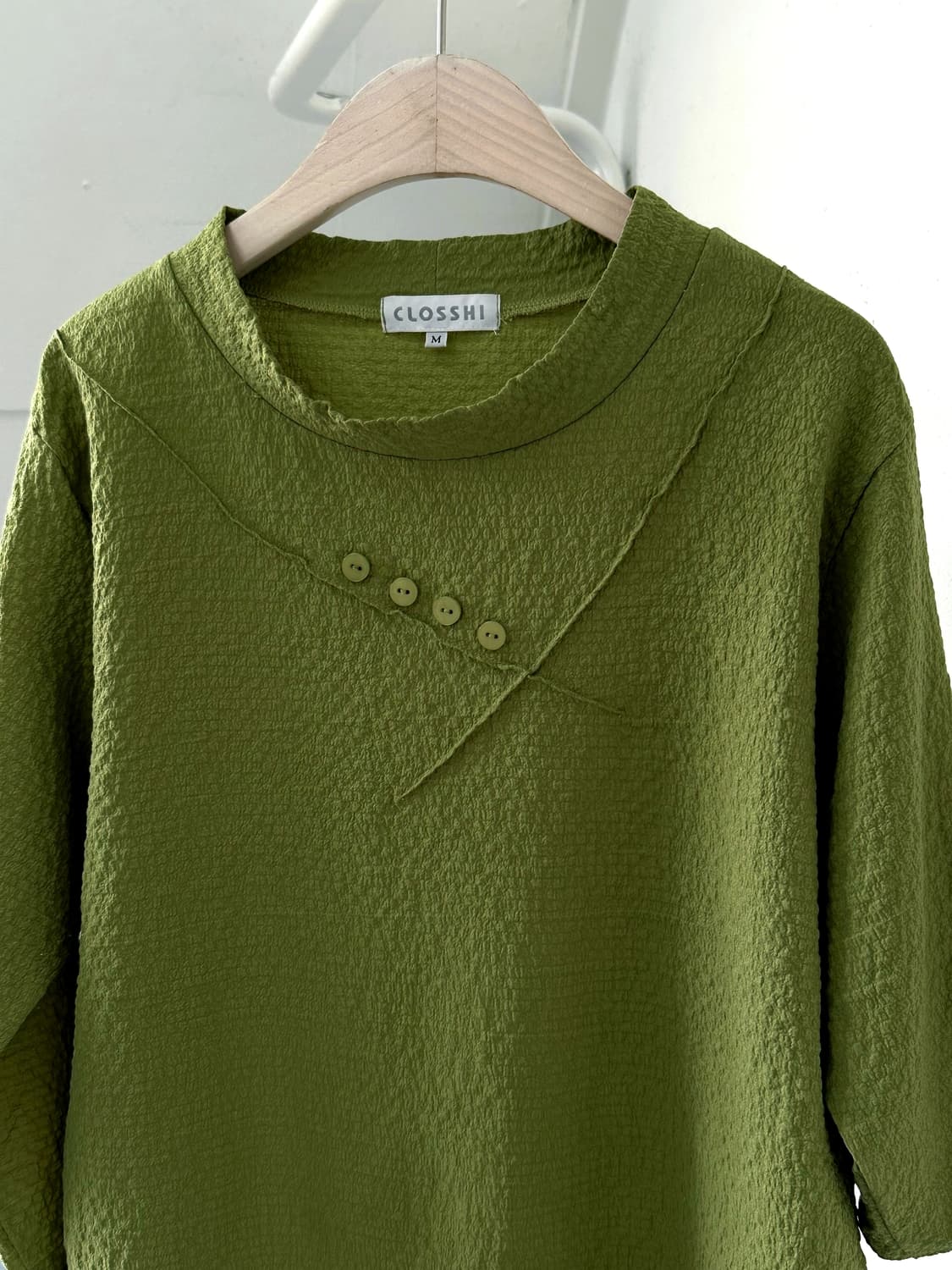 Natural volume fabric design neck top 상품이미지2