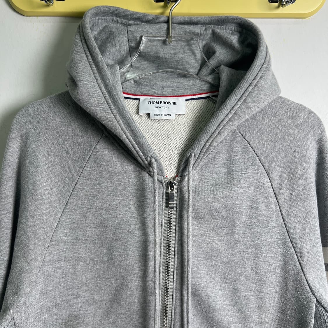 THOM BROWNE 톰브라운 사선 완장 클래식 후드 집업  상품이미지4
