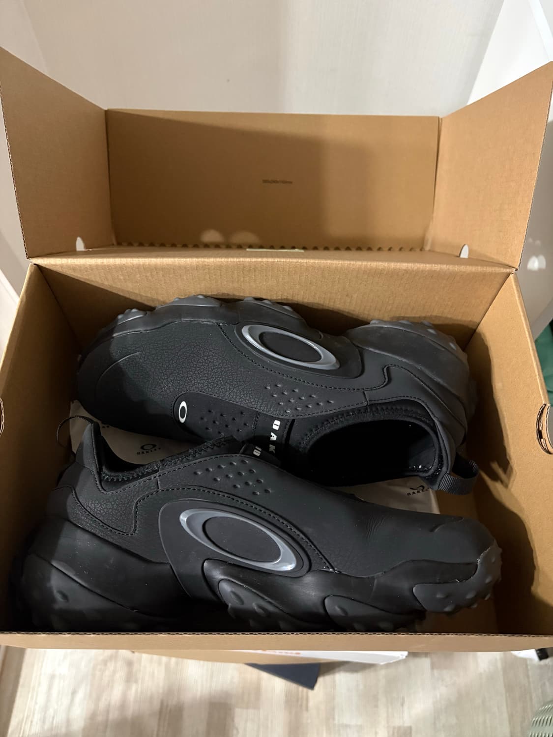 Oakley Edge Icon Blackout | 오클리 엣지 아이콘 상품이미지1