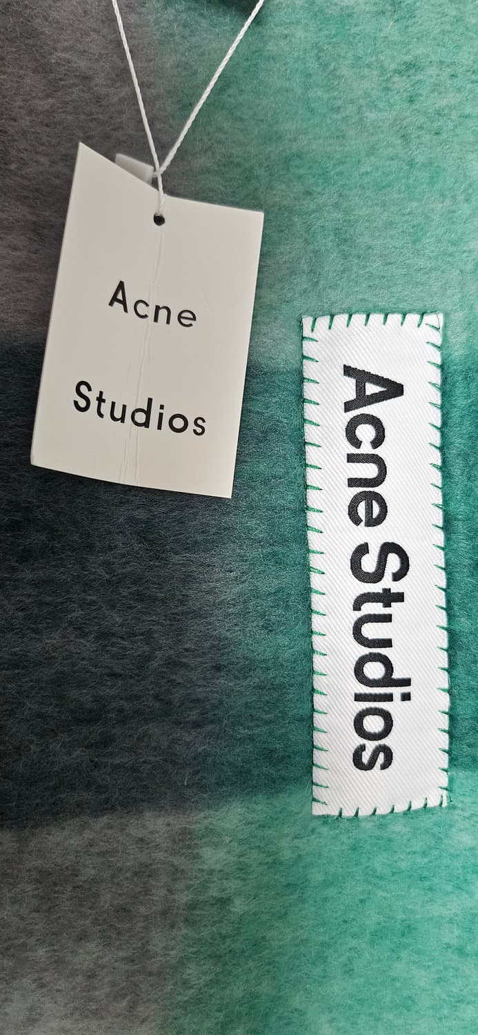 아크네 모헤어 머플러 상품이미지3