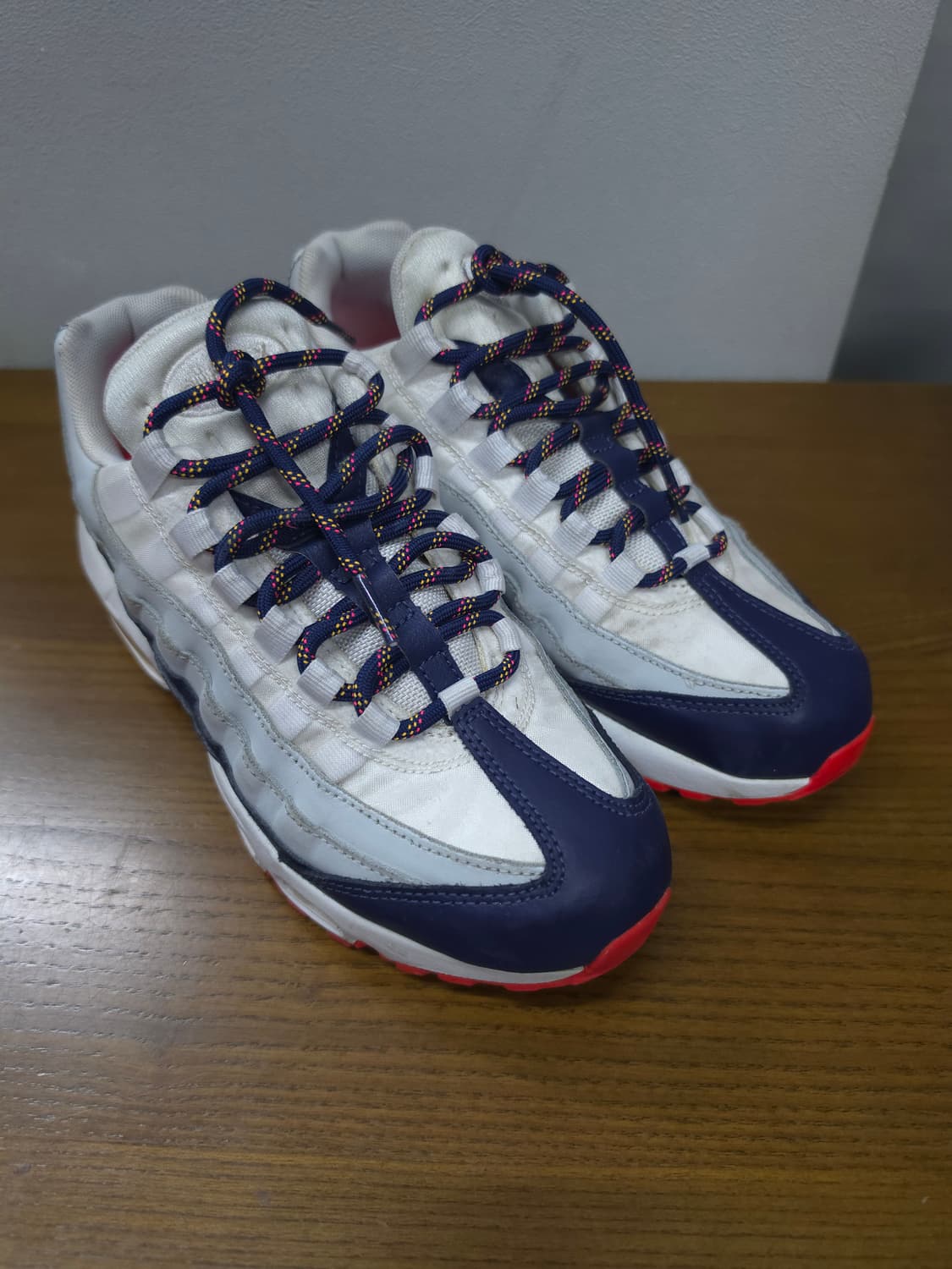 나이키 에어맥스 95 흰남 245mm 상품이미지3