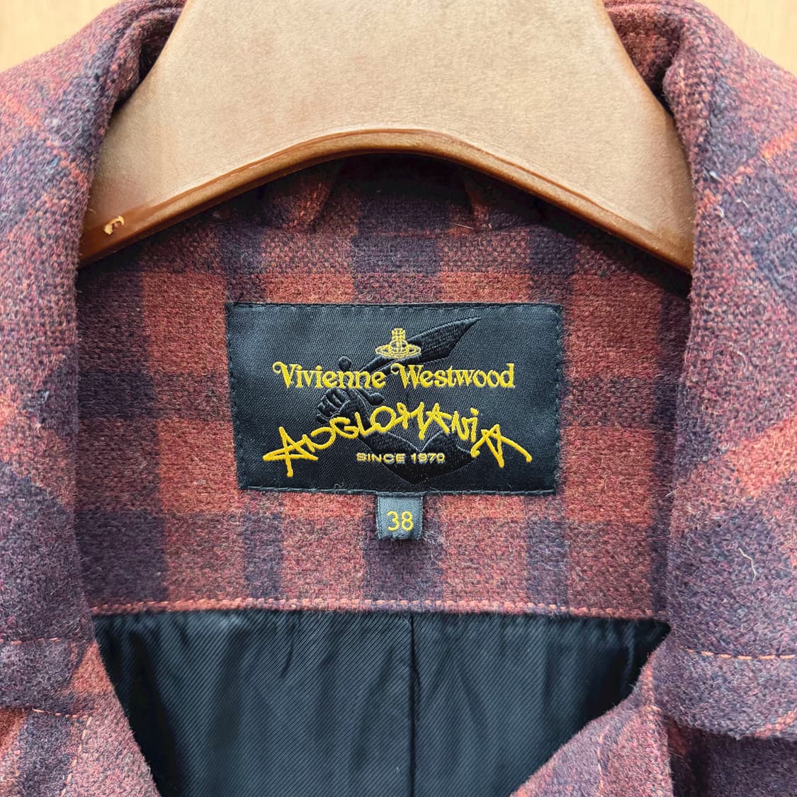 비비안 웨스트우드 체크 울 코트 언밸런스 버튼 디테일 레귤러핏 레드 상품이미지6