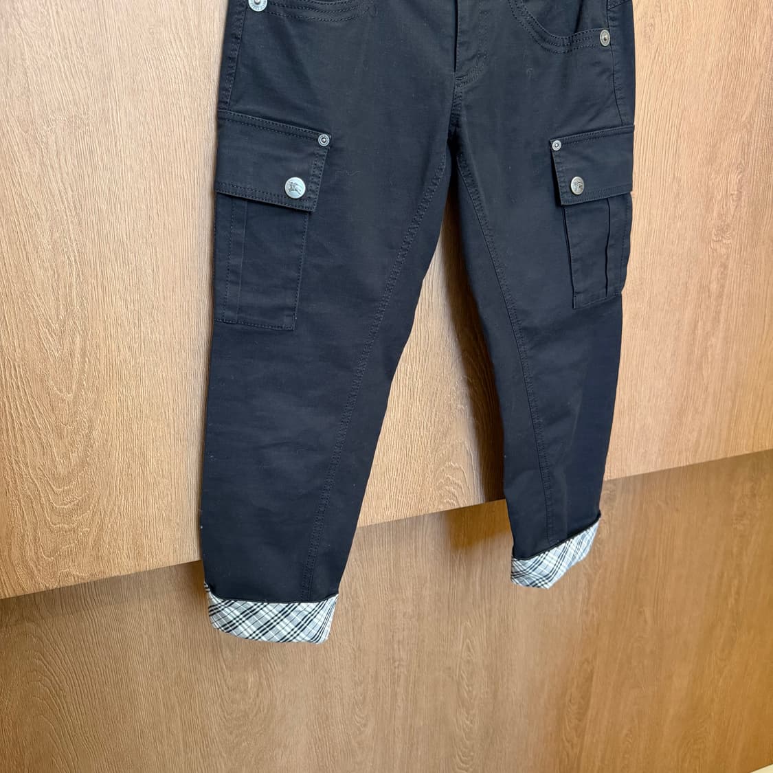 버버리 블루 라벨 카고 카프리 팬츠 백 버클 스트랩 디테일 블랙 상품이미지7