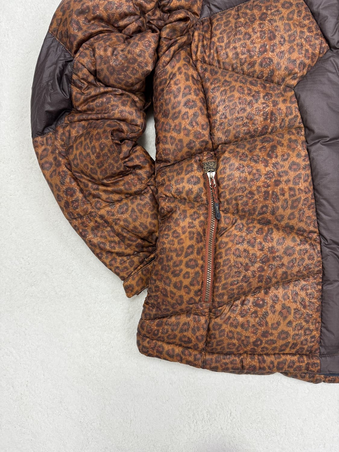 블랙야크 레오파드 구스다운 상품이미지3