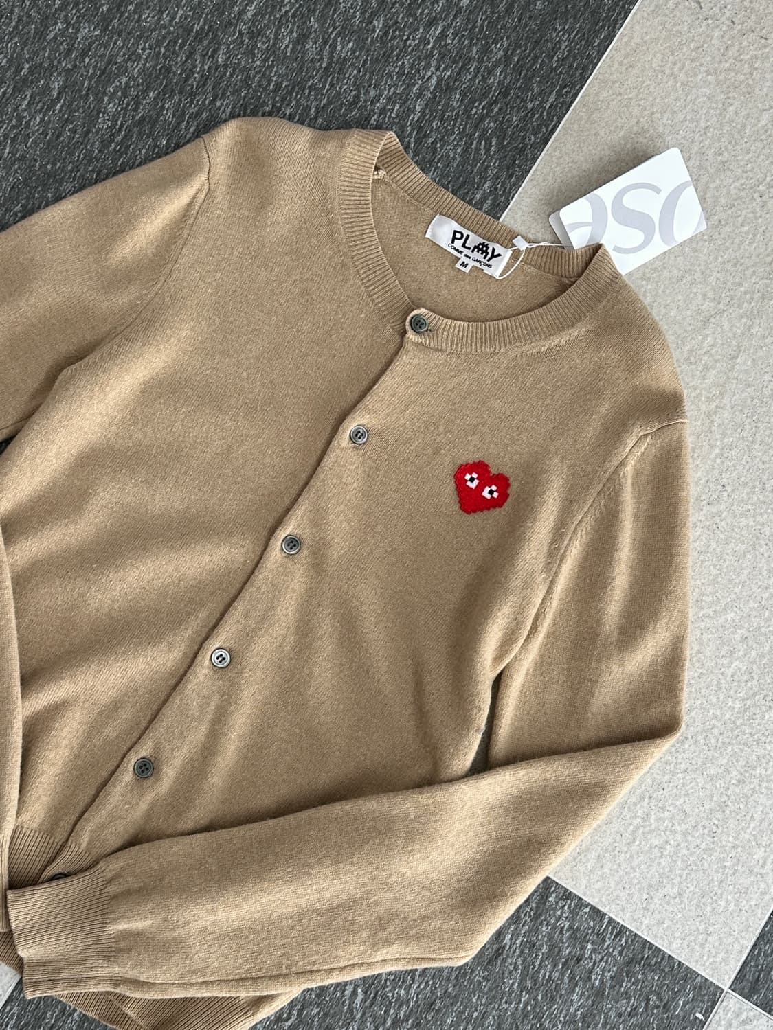 꼼데가르송 X 인베이더 23ss 카멜 울 가디건 상품이미지6