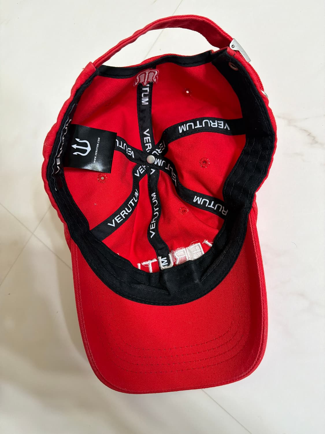 베루툼 레드 볼캡 상품이미지4